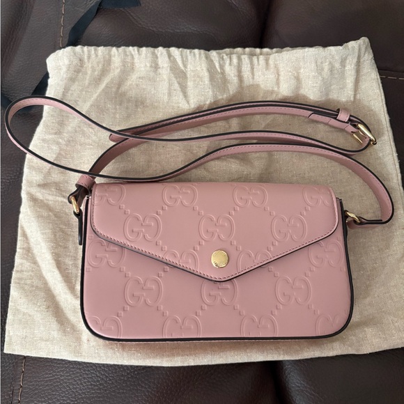 Gucci Interlocking GG Crossbody Bag in Soft Pink – Gavriel.us Gucci Blush Pink Crossbody Bag